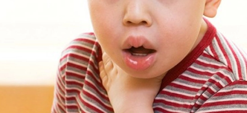 Biểu hiện khi bé nuốt phải dị vật