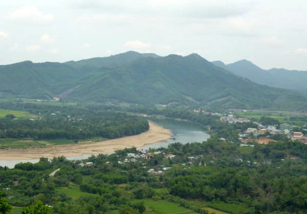 Bình yên dưới đỉnh Cà Tang