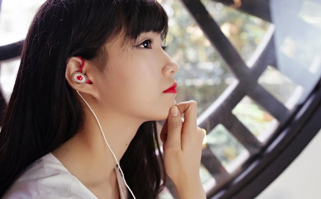 Các thói quen gây hại cho đôi tai của bạn
