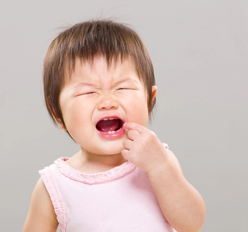 Cách chăm sóc trẻ mọc răng, biếng ăn