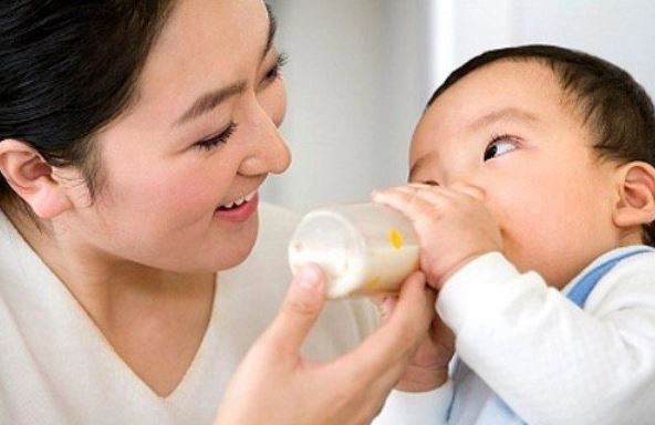 Cách chọn sữa cao năng lượng cho bé 1 tuổi