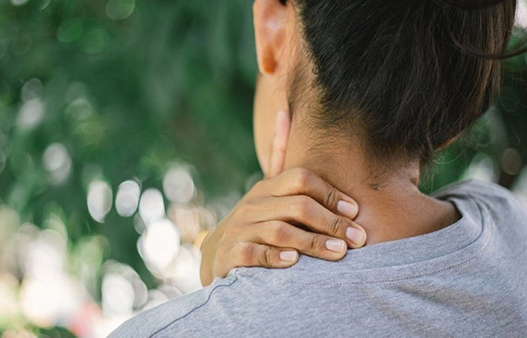 Cách giảm đau đầu sau gáy tại nhà