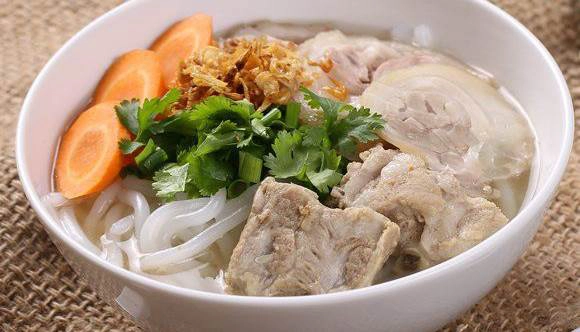 Cách nấu bánh canh sườn heo thơm ngon đãi cả nhà vào cuối tuần