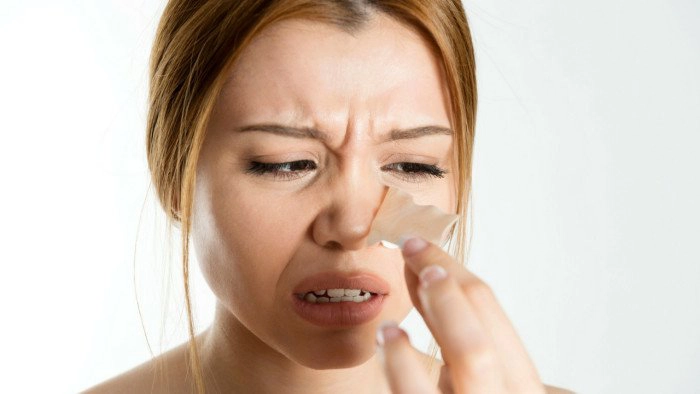 Cách trị mụn đầu đen ở mũi và lỗ chân lông to
