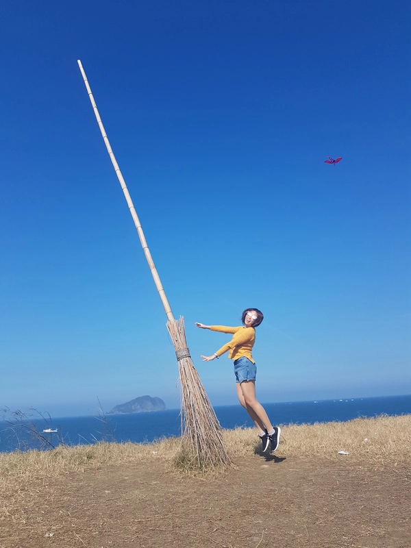 Cánh đồng chổi bay như trong phim Harry Potter ở Đài Loan