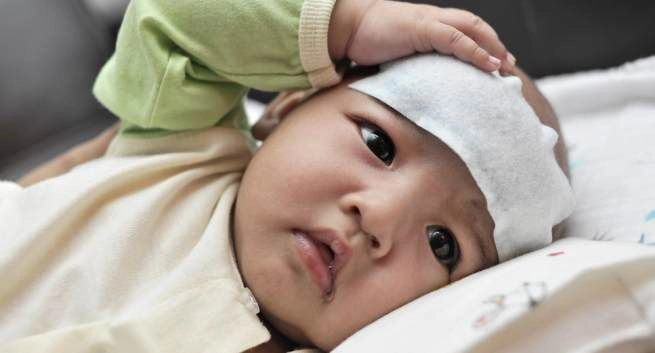 Cảnh giác khi trẻ sốt không rõ nguyên nhân