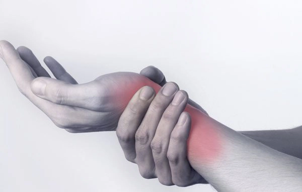 Cảnh giác nếu bị đau cơ sau khi vật tay