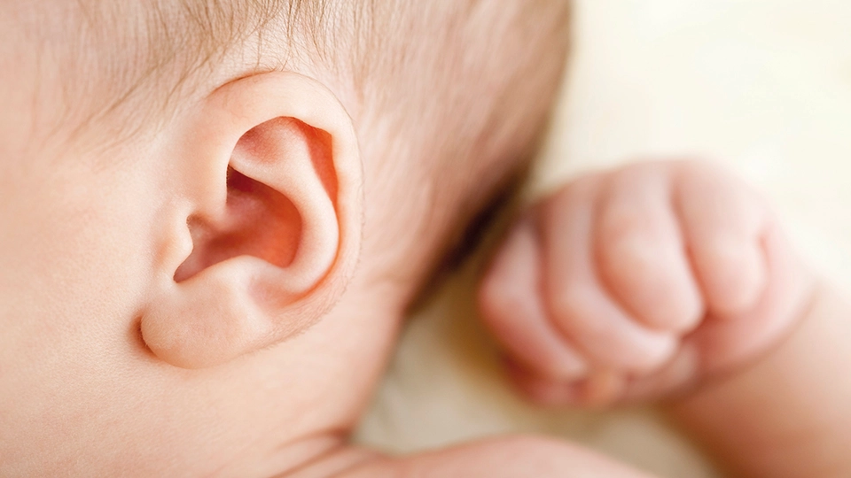 Cảnh giác trẻ dễ bị viêm tai giữa tiết dịch