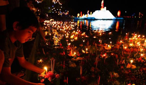 Chào đón lễ hội Loy Krathong với vé tàu điện BTS One Day Pass miễn phí từ TAT