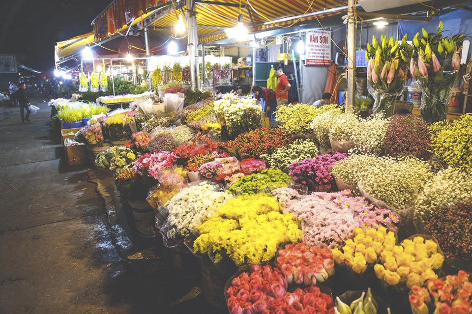Check-in chợ hoa Quảng Bá khi đến du lịch Hà Nội