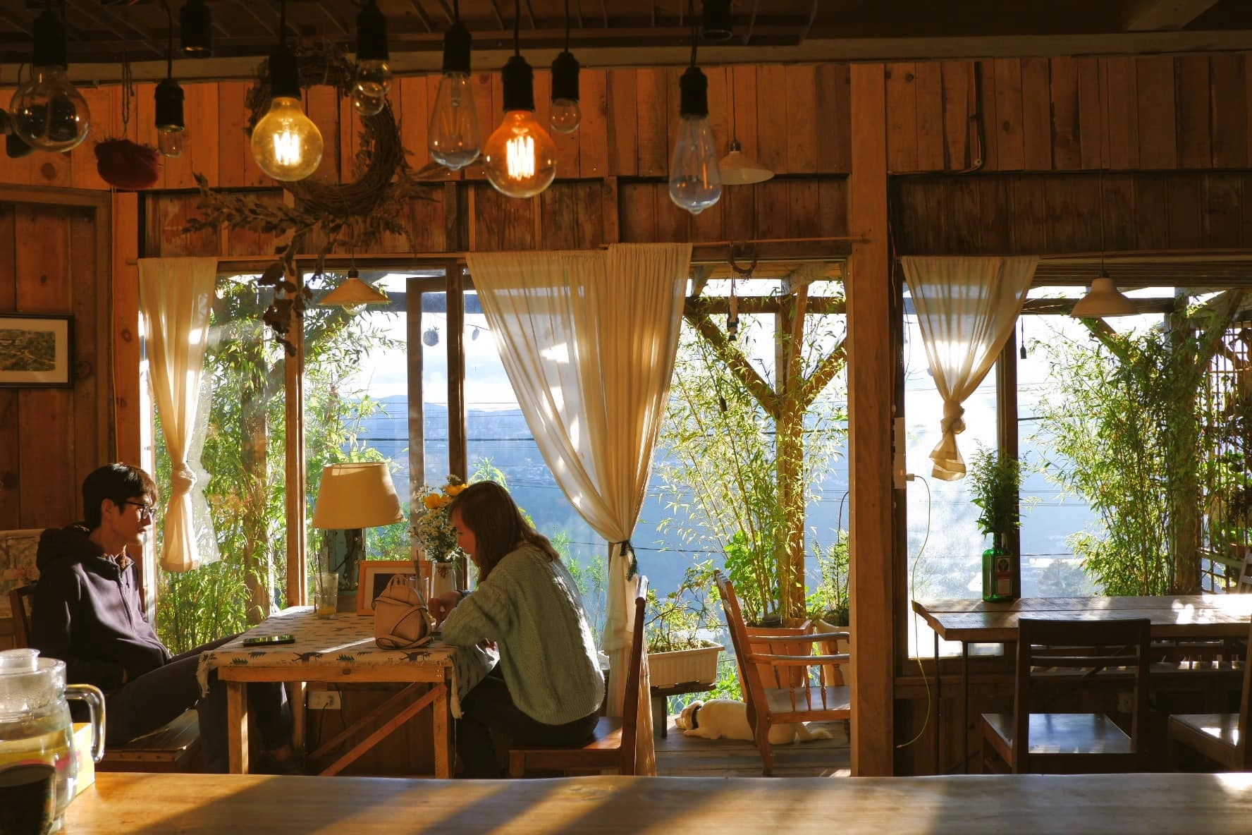 Chênh Dalat - quán cà phê ‘đi buổi nào’ cũng đẹp ở Đà Lạt
