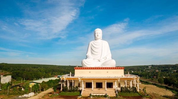 Chiêm ngưỡng chùa Phật Quốc Vạn Thành mới khánh thành ở Bình Phước