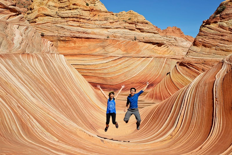 Chiêm ngưỡng những gợn sóng trên núi đá ở The Wave Arizona