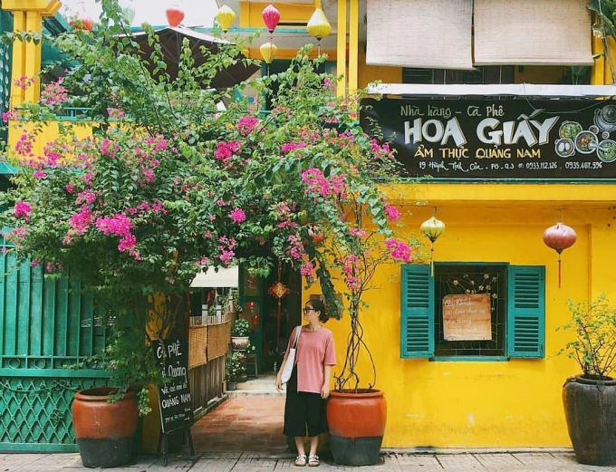 Chiều chủ nhật, thả hồn ở 3 quán cà phê trung tâm Sài Gòn