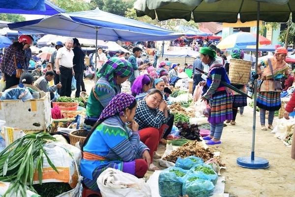 Chợ phiên Bắc Hà - điểm nên ghé khi săn lúa chín Tây Bắc