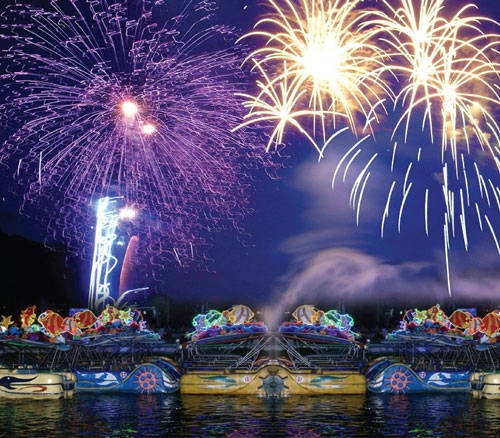 Chợ Tết ở Hà Nội, đại nhạc hội giao thừa ở Sài Gòn