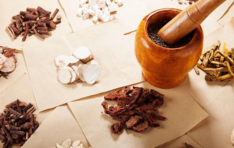 Chữa thiểu năng tuần hoàn não theo y học cổ truyền và châm cứu