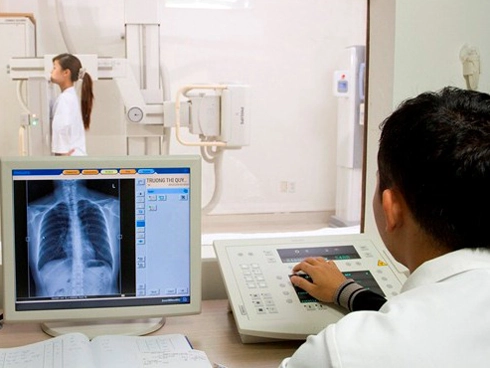 Chụp thực quản đối quang kép sử dụng thuốc cản quang gì?