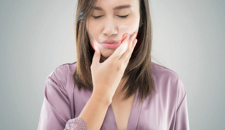 Có miếng thịt lồi ra sau nhiệt ở má có ảnh hưởng gì không?