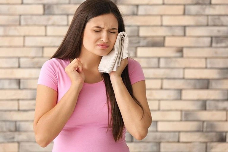 Có nên chữa tủy răng cho bà bầu?