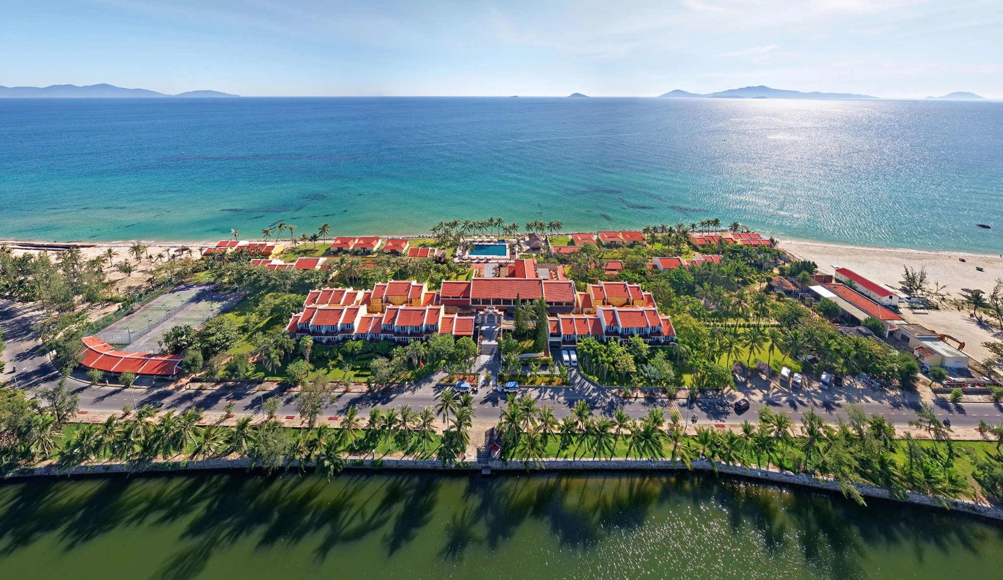 Combo cách ly an toàn tại Victoria Hội An Beach Resort & Spa + Ăn 3 bữa giá chỉ 1,8 triệu đồng/đêm