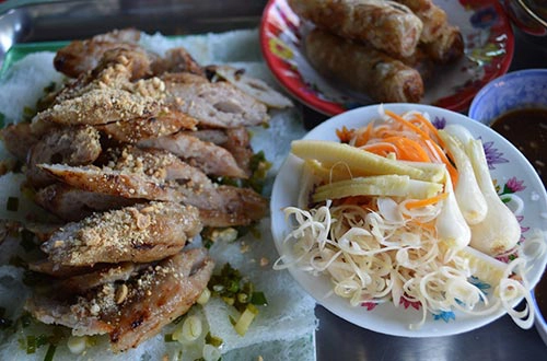 Đặc sản bánh hỏi nem nướng ở Cần Thơ