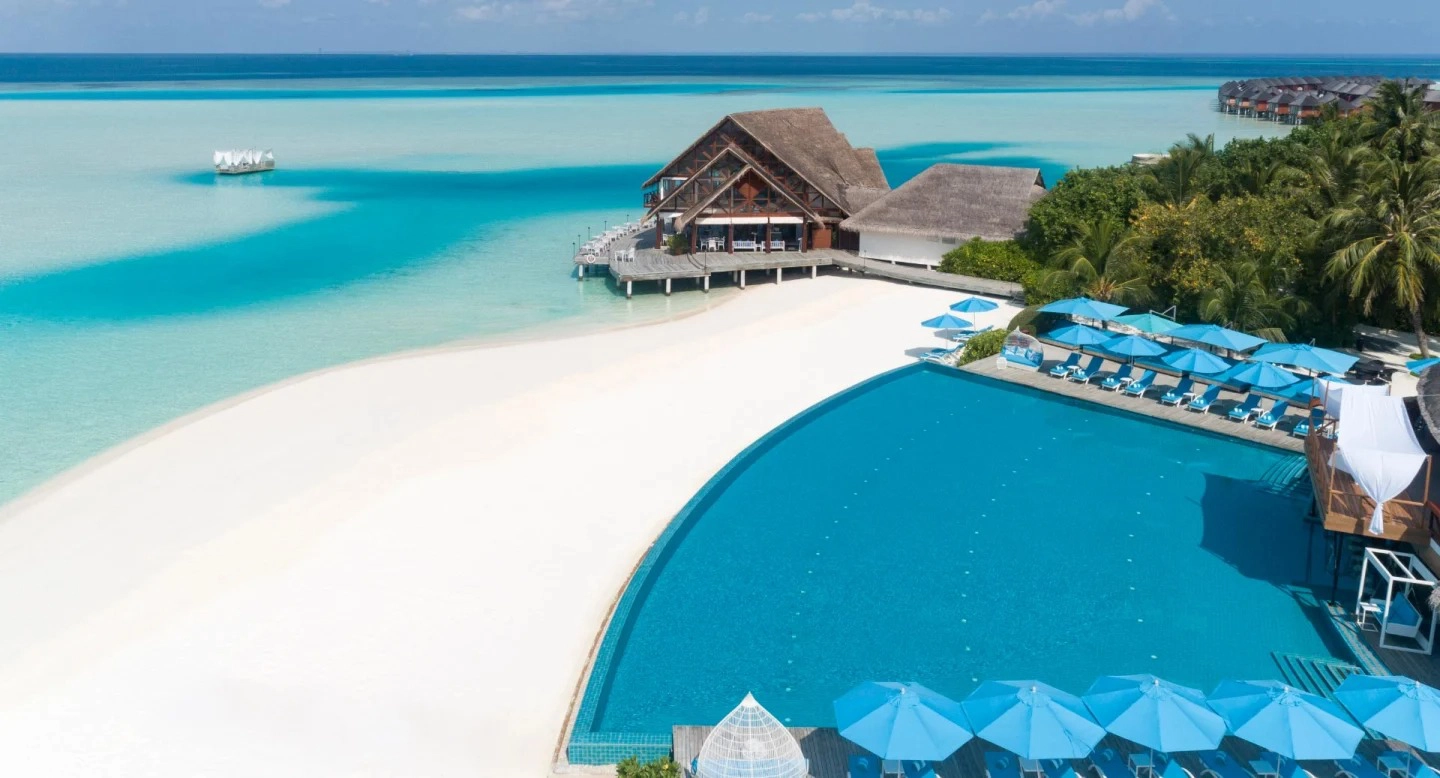 Đắm chìm trong vẻ đẹp đại dương xanh ở Anantara Dhigu Resort & Spa Maldives