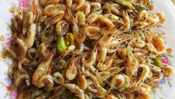 Đậm đà tép ‘nhủi’ quê nghèo