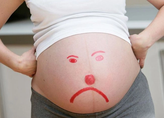 Đang có bầu đặt thuốc viêm được không?