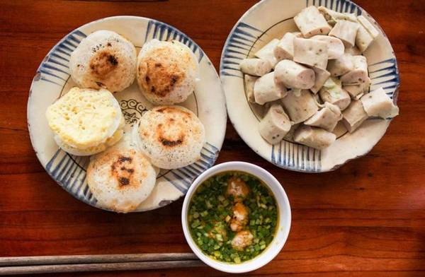 Đầu đông du lịch Đà Lạt thưởng thức bánh căn nóng hổi