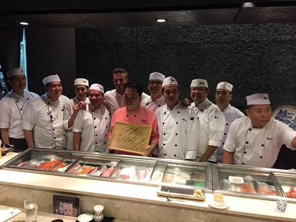 David Beckham ‘khoe’ ảnh dùng sushi ở nhà hàng Nhật Bản Kuriya tại Singapore