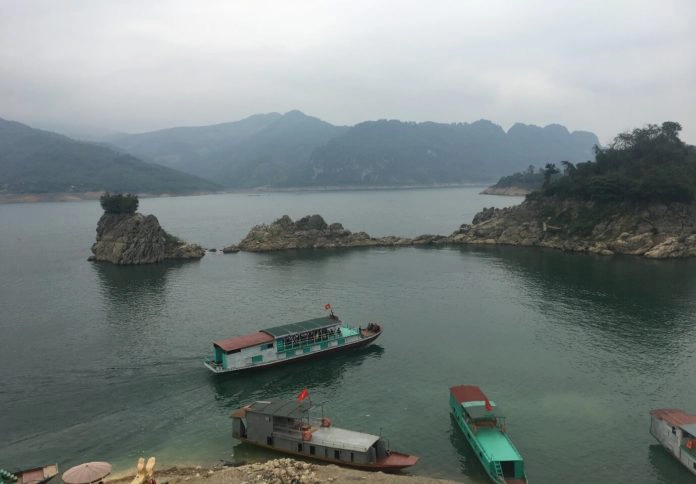 Đền Bà chúa Thác Bờ - “Hạ Long trên cao” nhất định phải đến một lần
