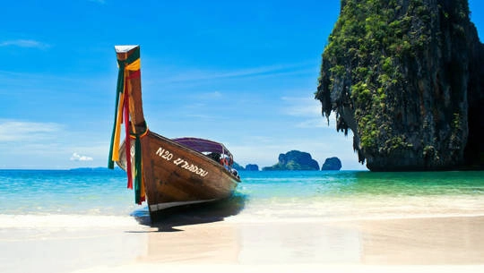 Đến Phuket xem người Thái làm du lịch