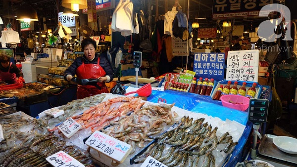 Đi Seoul mà mê hải sản, nhất định phải đến chợ Norangjin