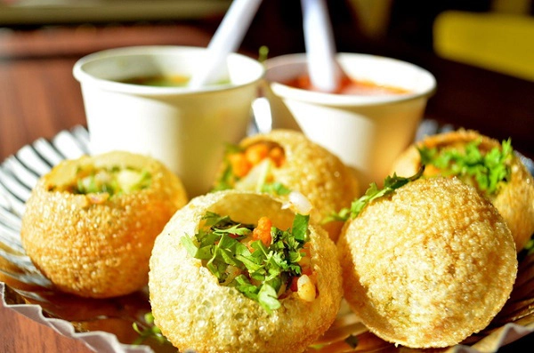 Độc đáo món bánh đường phố Pani Puri ở Ấn Độ mà du khách nào cũng muốn một lần nếm thử