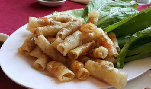 Du lịch Bình Định thưởng thức món nem ram tôm giòn rụm