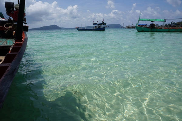 Du lịch Campuchia hãy đem một cuốn sách đến Koh Rong