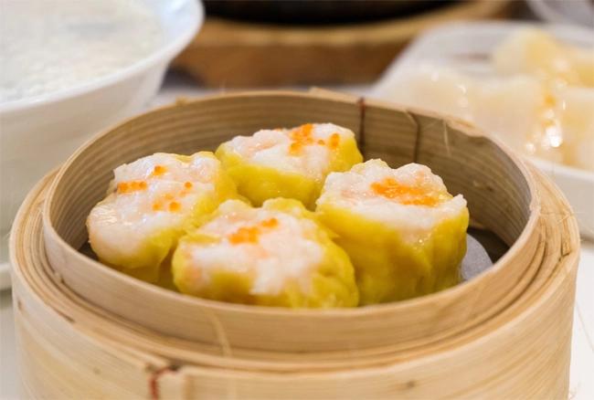 Du lịch Hong Kong đừng quên đi tàu điện và ăn dimsum