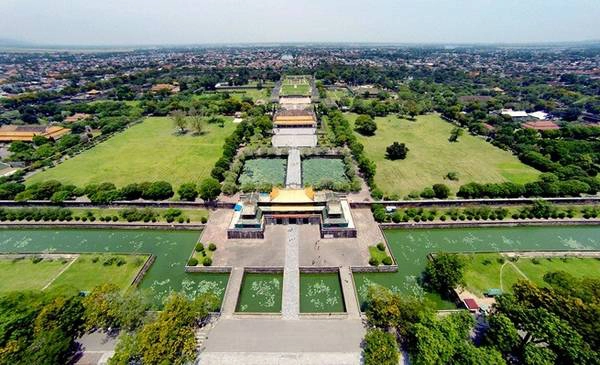 Du lịch Huế ngắm kinh thành từ camera bay