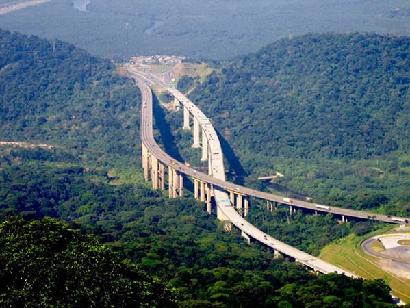 Du lịch khám phá 12 cung đường siêu hiểm trở
