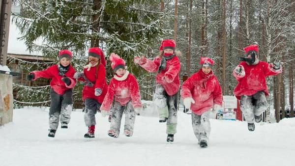 Du lịch mùa Giáng sinh lạc bước vào ngôi làng của ông già Noel