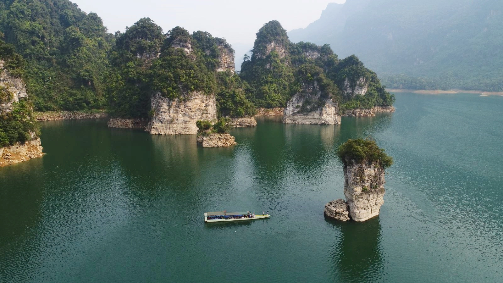 Du lịch Tuyên Quang - Khám phá nét đẹp thơ mộng của hồ Na Hang