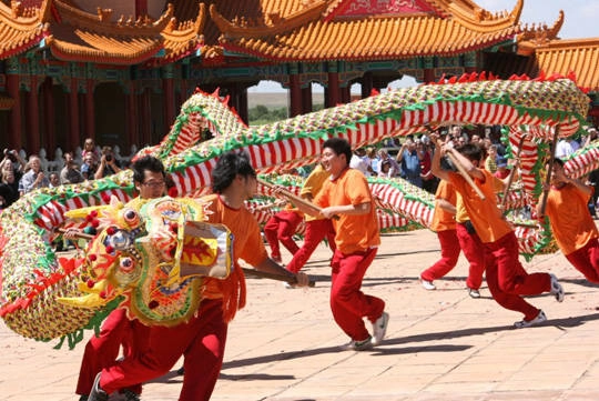 Du xuân Quý Tỵ 2013, đón lộc cùng placevietnam.com