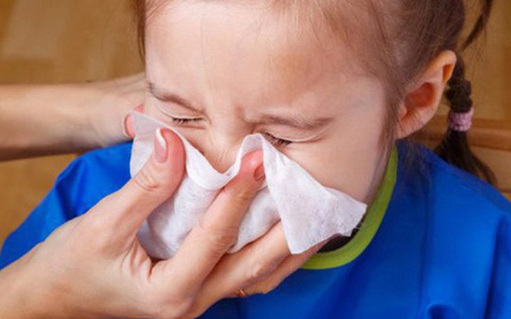 Dùng thuốc viêm mũi dị ứng cho bé thế nào?