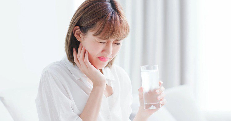Ê buốt răng khi ăn đồ ngọt