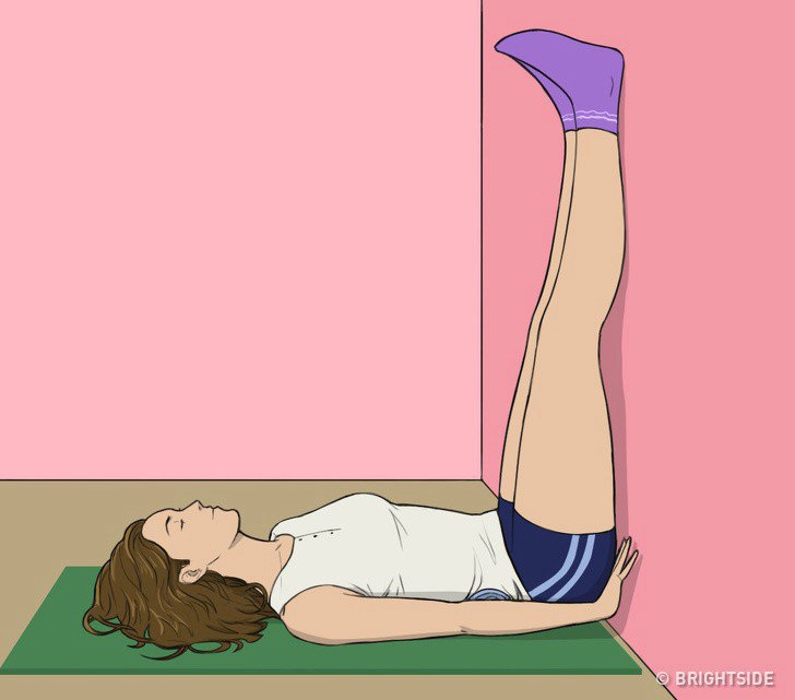 Gác chân lên tường bị tê chân có sao không?