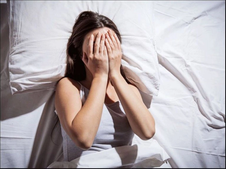 Giấc ngủ kém chất lượng có thể khiến não co lại