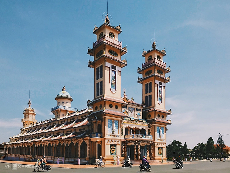 Hai ngày khám phá ‘đất Thánh’