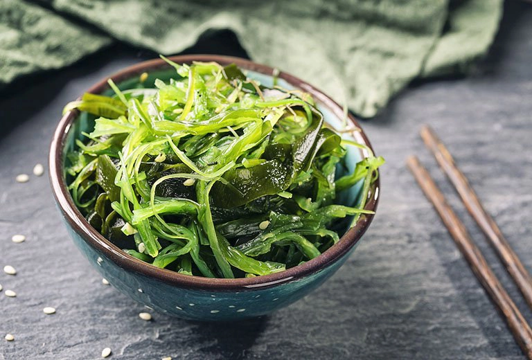 Hải tảo có tác dụng như thế nào trong điều trị bệnh tuyến giáp?