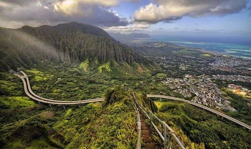 Haiku - ‘nấc thang lên thiên đường’ ở Hawaii